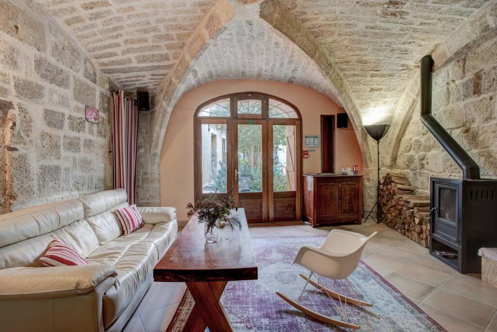 Stunning Medieval Getaway Vic-la-Gardiole Exterior foto
