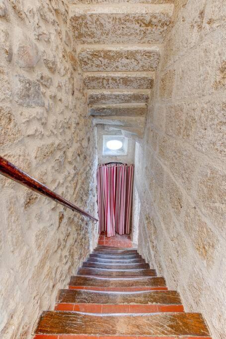Stunning Medieval Getaway Vic-la-Gardiole Exterior foto