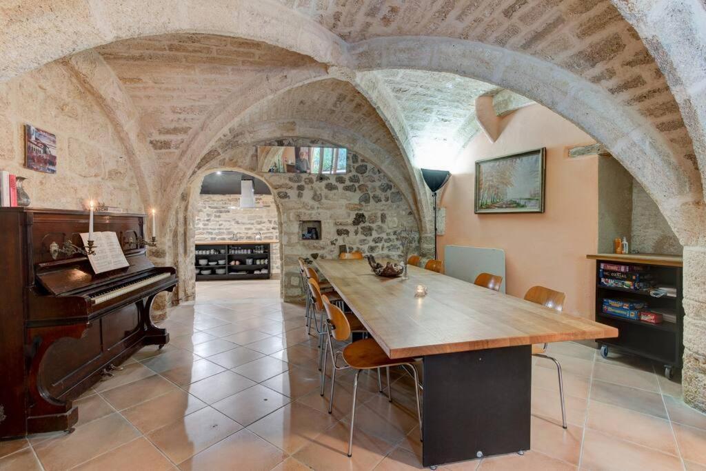 Stunning Medieval Getaway Vic-la-Gardiole Exterior foto